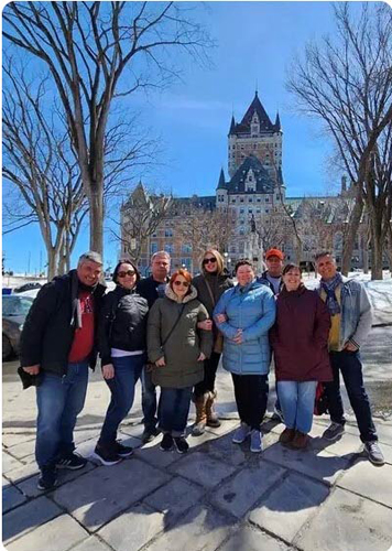 groupe de touriste à l'Assemblée Nationale